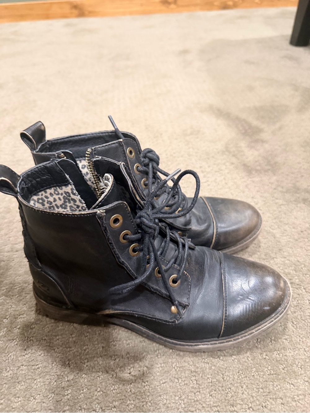 Billabong Black Lace-Up Women's Ankle Boots with Leopard Lining